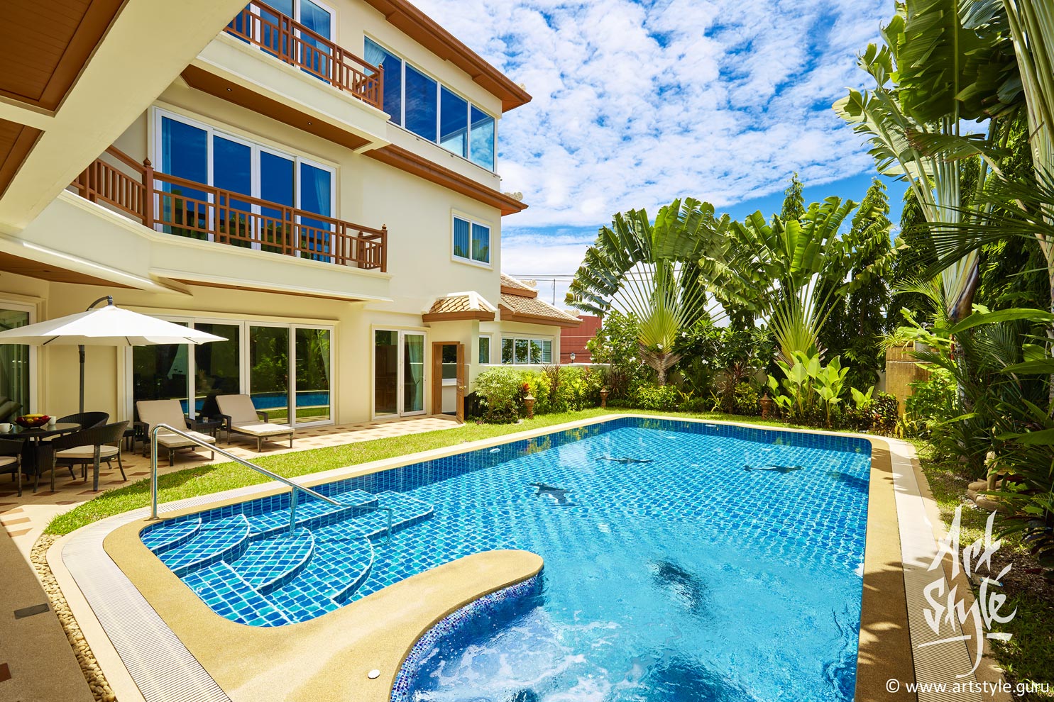Example of exterior shooting (private villa)