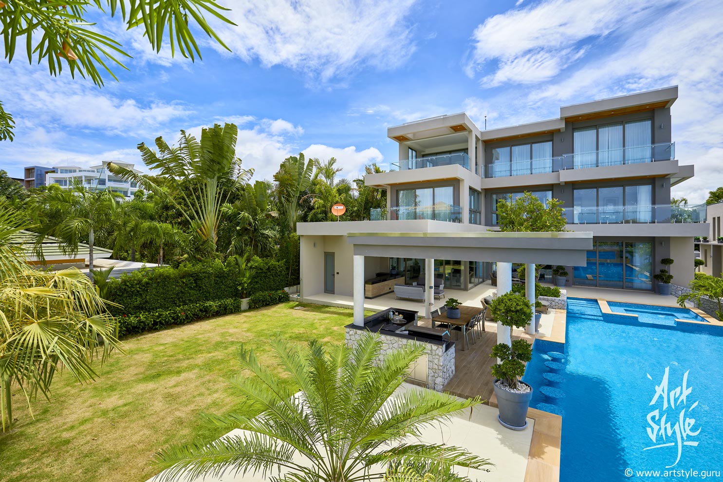 Example of exterior shooting (private villa)